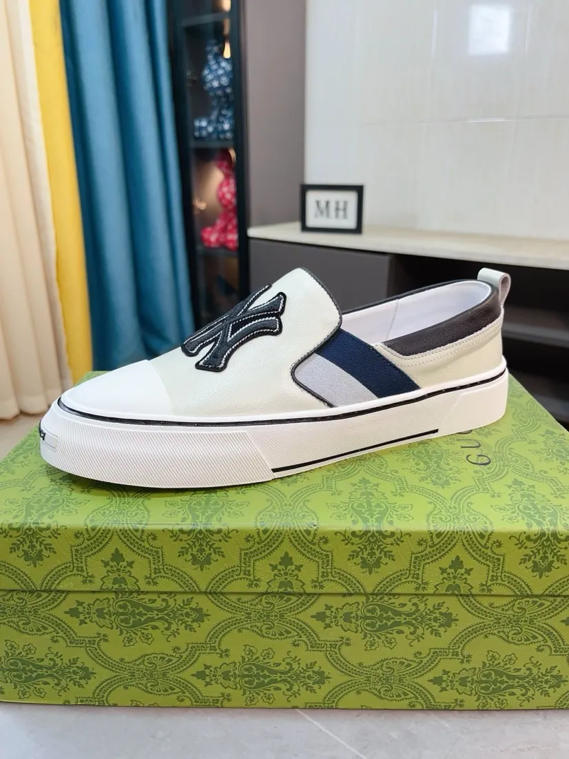 Men's shoes 💰458🌹🌹GUCCI [Gucci] New high-end brand of men's shoes, the latest fashionable casual men's shoes, trendy and versatile, relaxed and sporty style, uppers imported from Italy, first-layer cowhide, genuine leather lining, and ultra-fine workmanship. Original personalized fashionable rubber wear-resistant outsole, light and comfortable on the foot, size 38-44